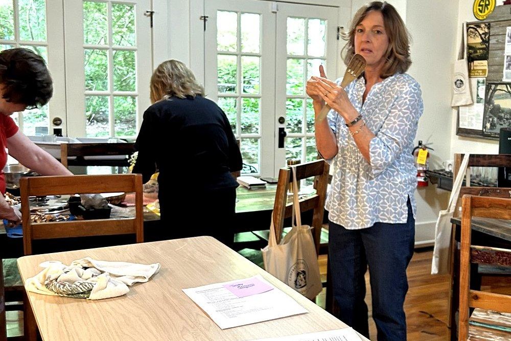 Kim teaching culinary session